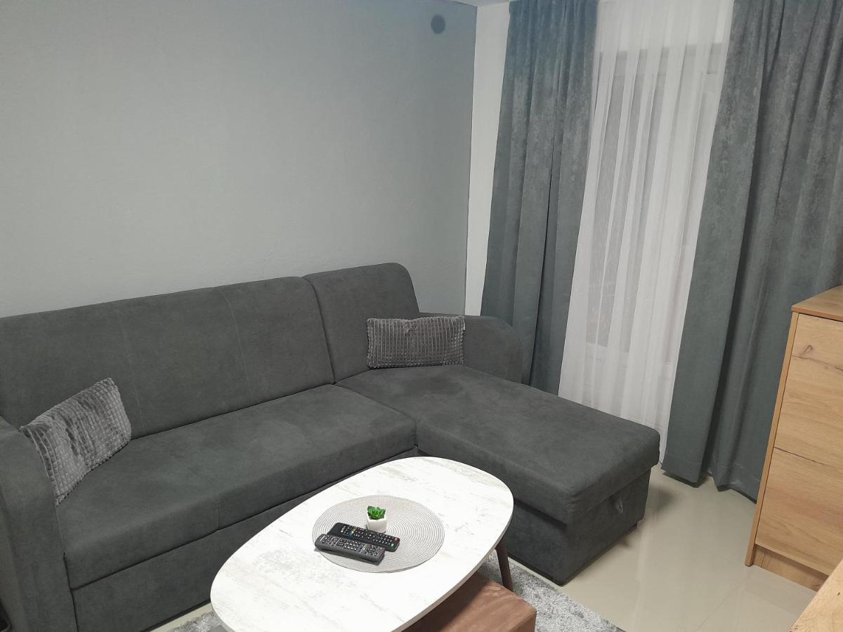 Apartmani Bet Gradacac 1 Maj Broj 24 Ngoại thất bức ảnh