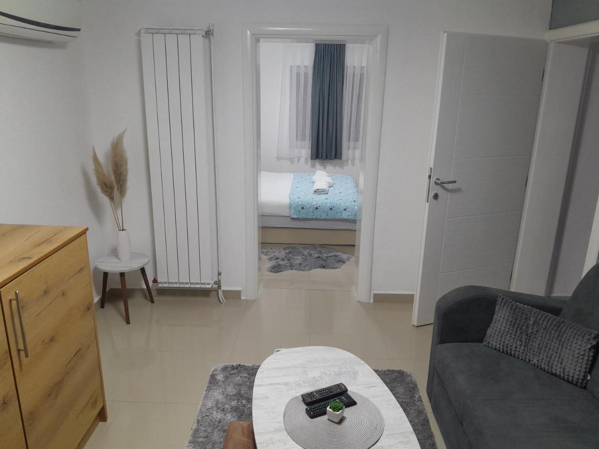 Apartmani Bet Gradacac 1 Maj Broj 24 Ngoại thất bức ảnh