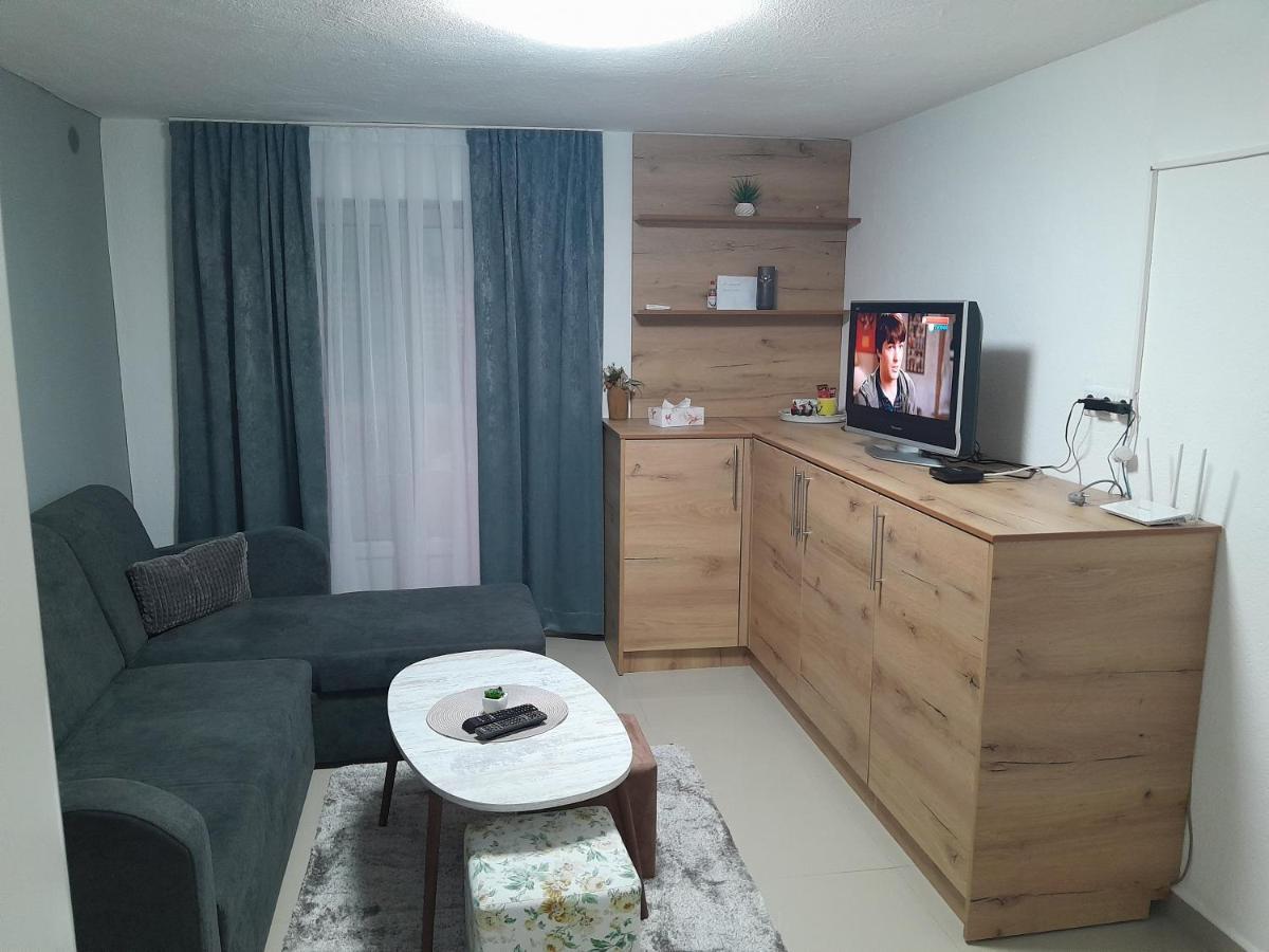Apartmani Bet Gradacac 1 Maj Broj 24 Ngoại thất bức ảnh