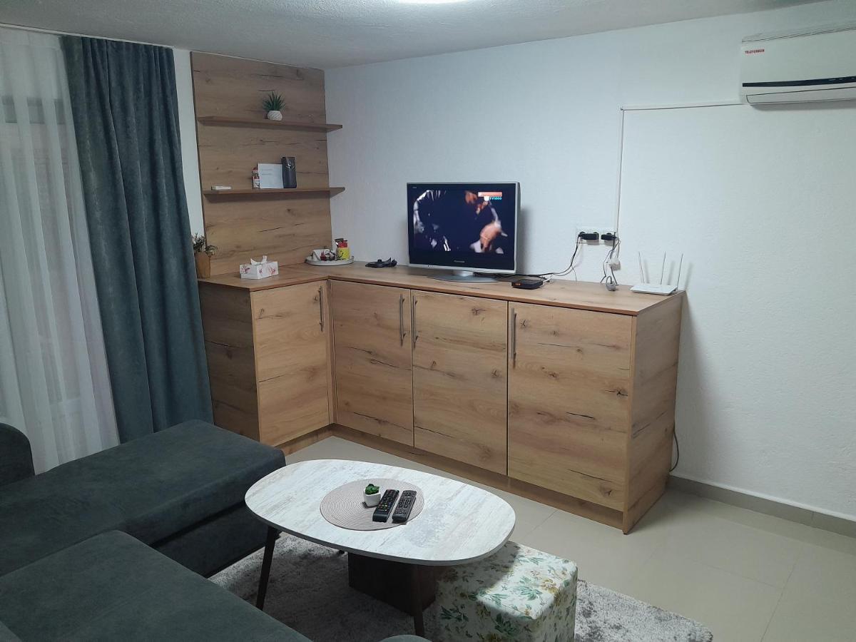 Apartmani Bet Gradacac 1 Maj Broj 24 Ngoại thất bức ảnh