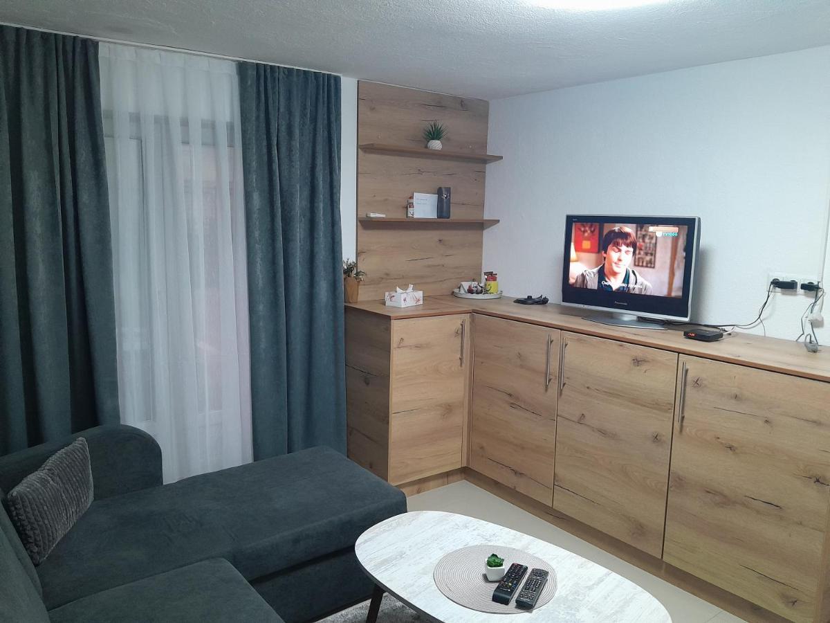 Apartmani Bet Gradacac 1 Maj Broj 24 Ngoại thất bức ảnh