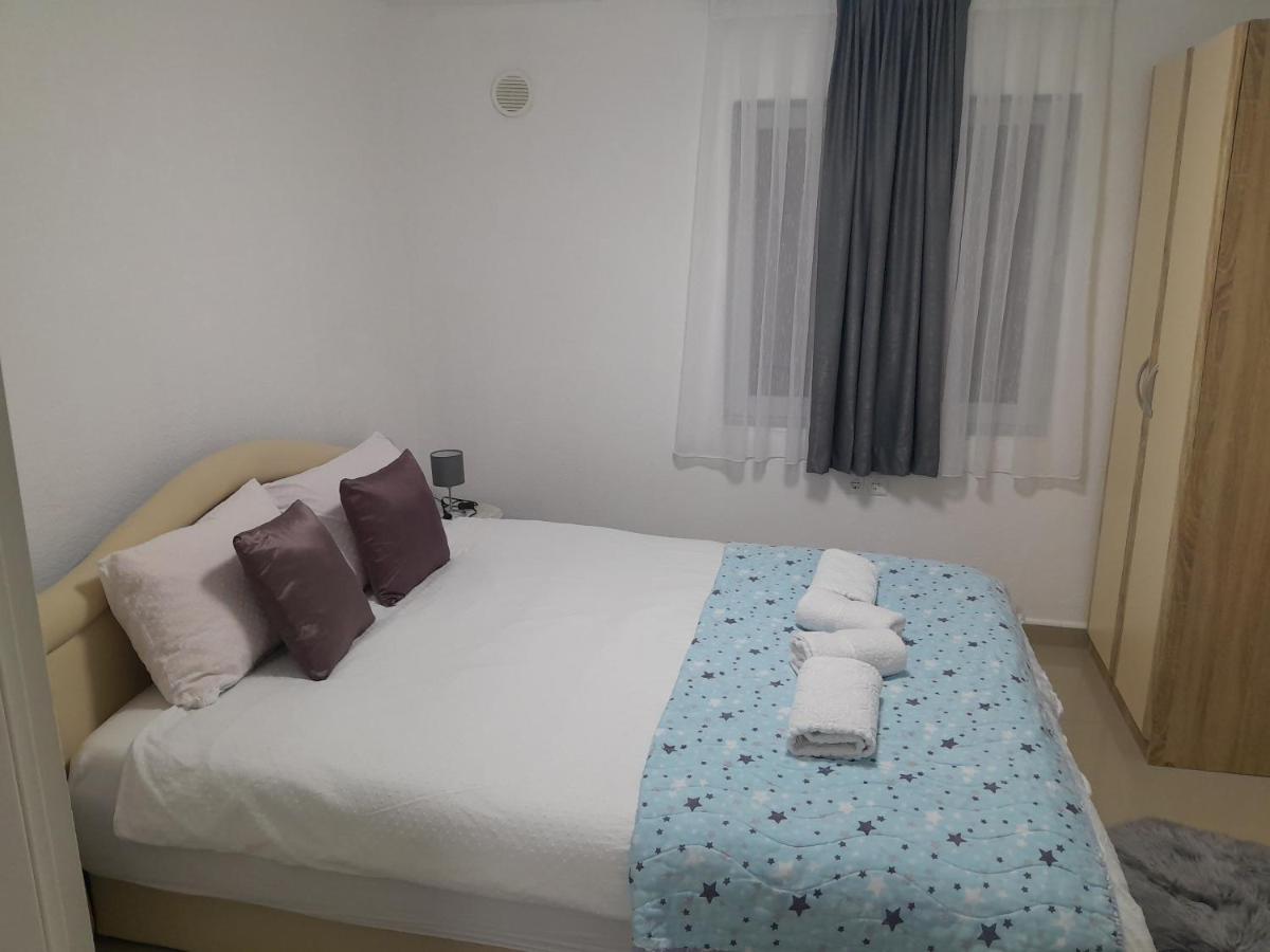 Apartmani Bet Gradacac 1 Maj Broj 24 Ngoại thất bức ảnh