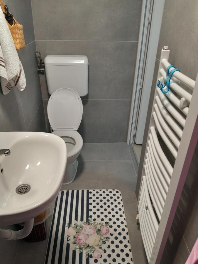 Apartmani Bet Gradacac 1 Maj Broj 24 Ngoại thất bức ảnh