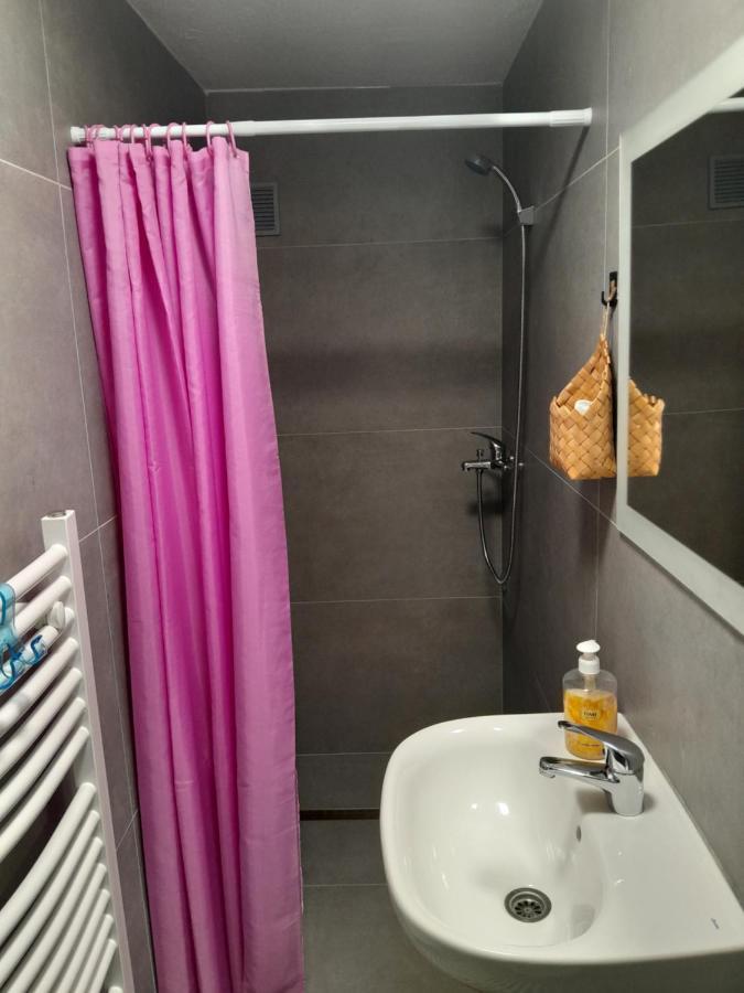 Apartmani Bet Gradacac 1 Maj Broj 24 Ngoại thất bức ảnh