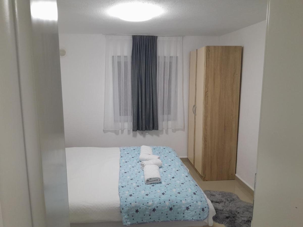 Apartmani Bet Gradacac 1 Maj Broj 24 Ngoại thất bức ảnh